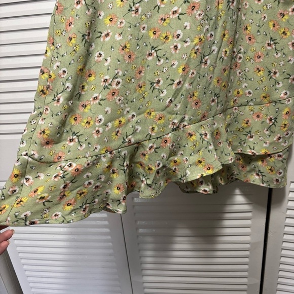 City Triangles Juniors Green Floral Halter Top Fit and Flair Dress Size 13 - Picture 3 of 7